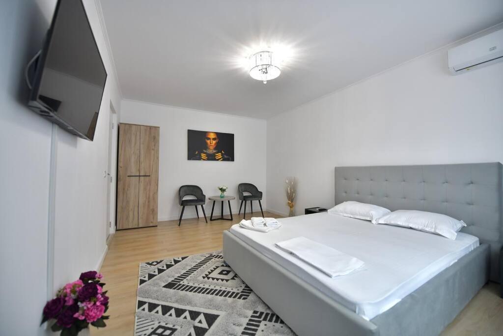 Luxury Studio / M Romancierilor Bukarest Exteriör bild