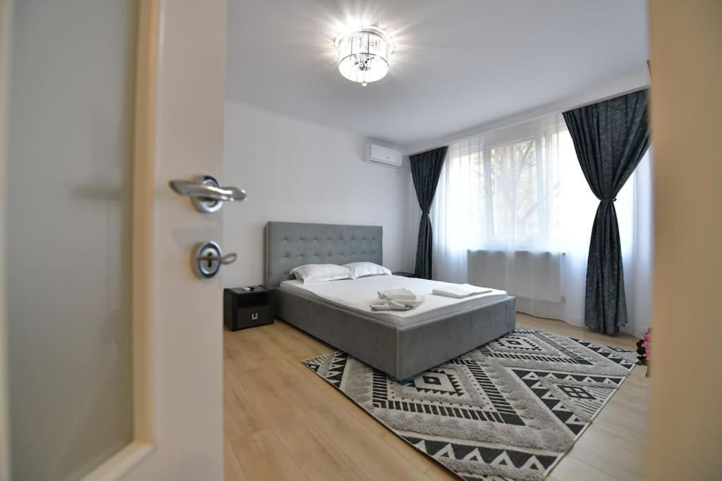 Luxury Studio / M Romancierilor Bukarest Exteriör bild